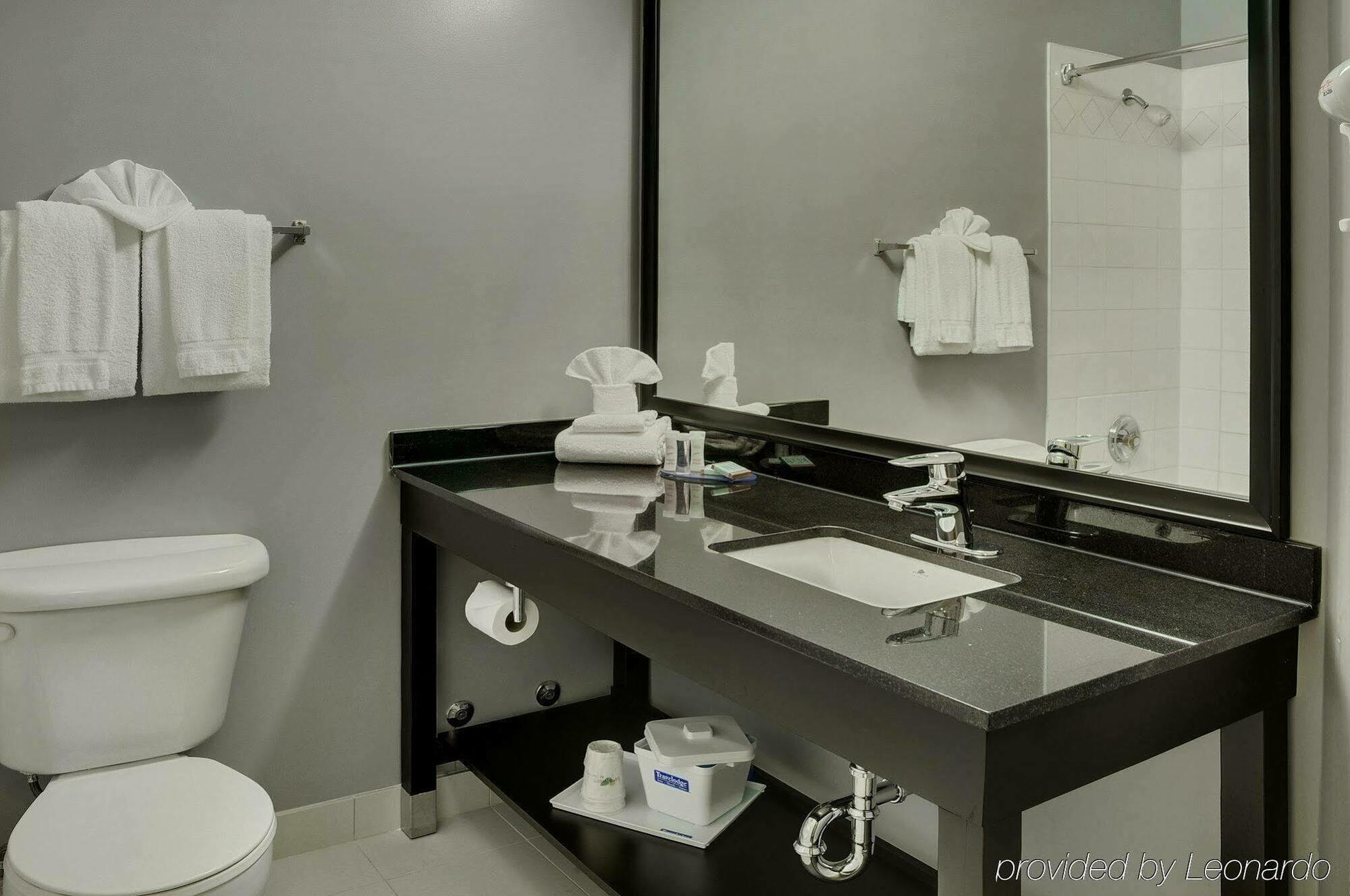 Quality Inn North Bay Buitenkant foto